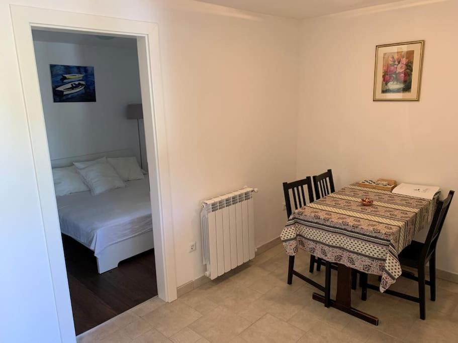 Holiday Apartment Nerezine Luaran gambar